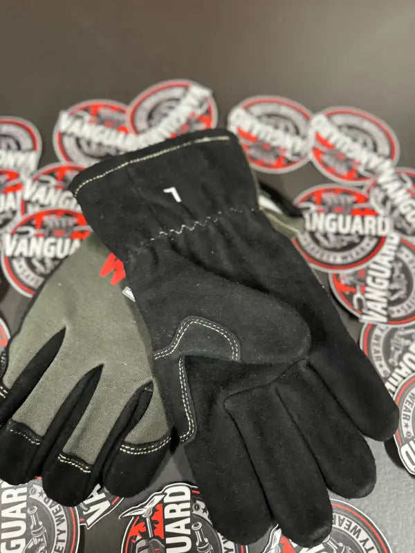Load image into Gallery viewer, Vanguard WILD-1 WILDLAND FIREFIGHTING GLOVE
